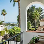 Grr - Elegant Villa With Exclusive Private Pool